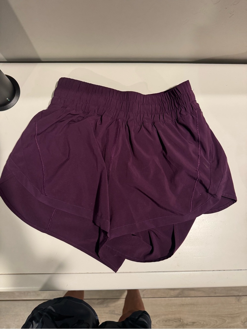 Lululemon track that HR 3” short size 6